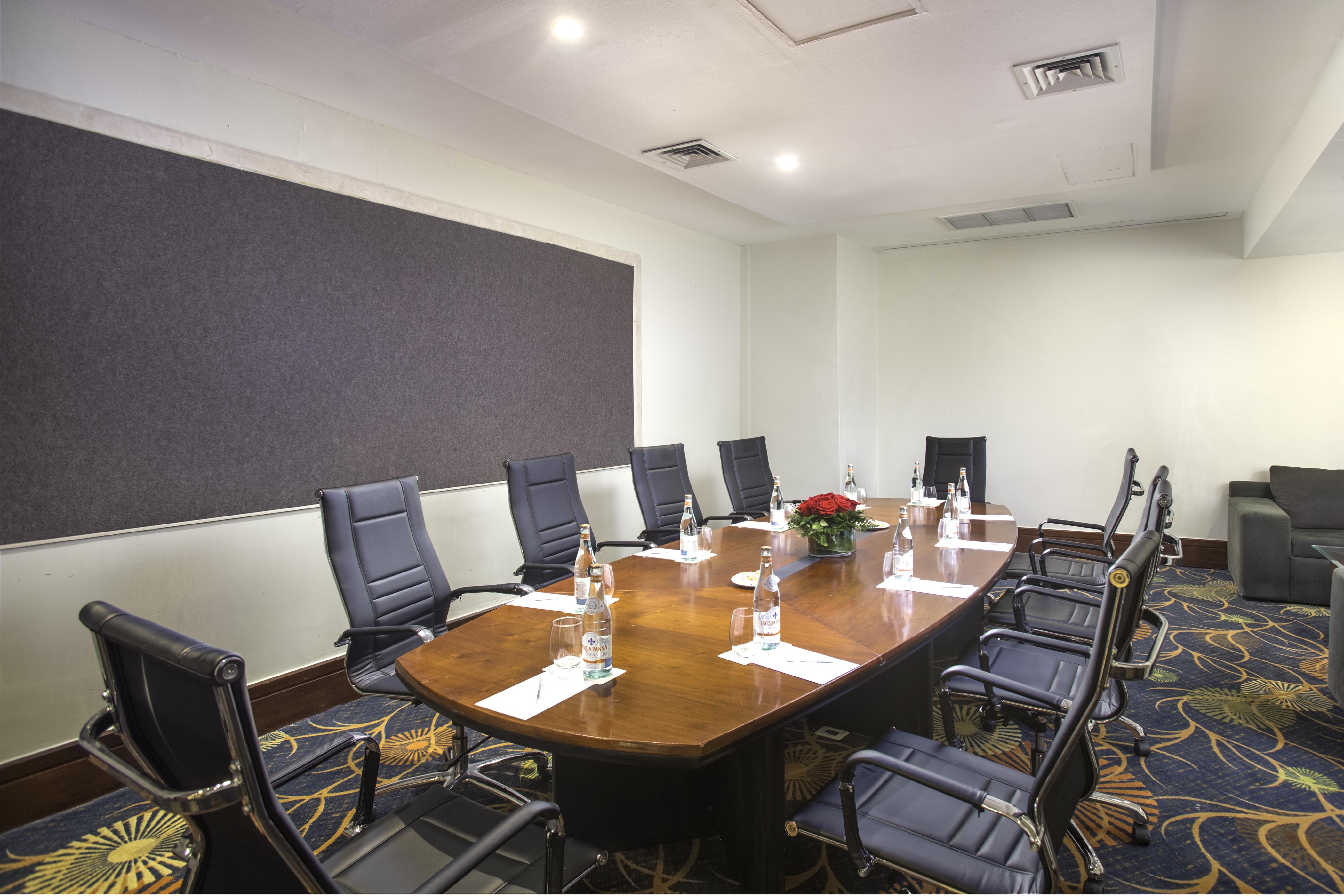Catalonia Santo Domingo Hotel Exterior photo Meeting room